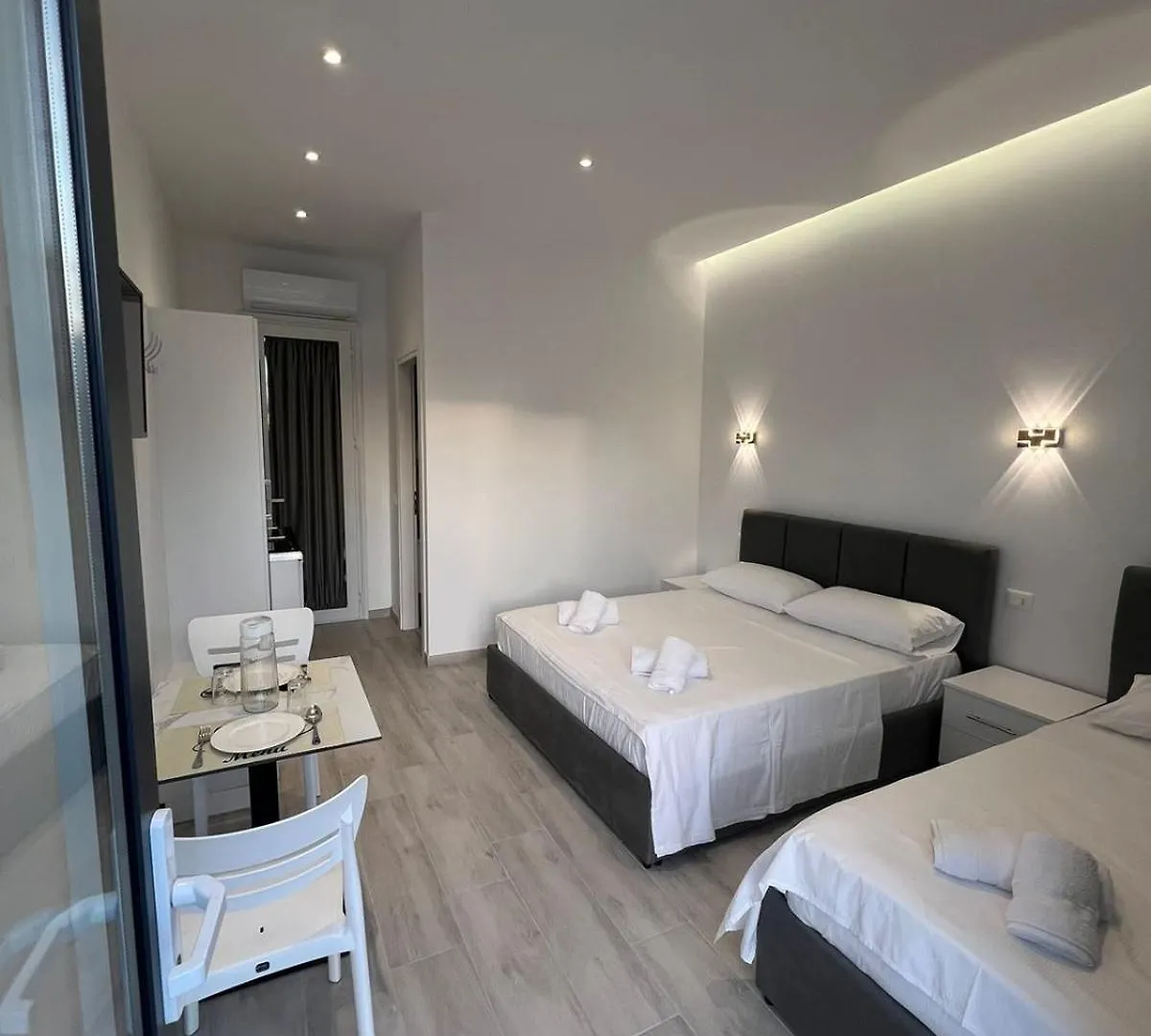 Dangolli House Vlore 0*,  Albania