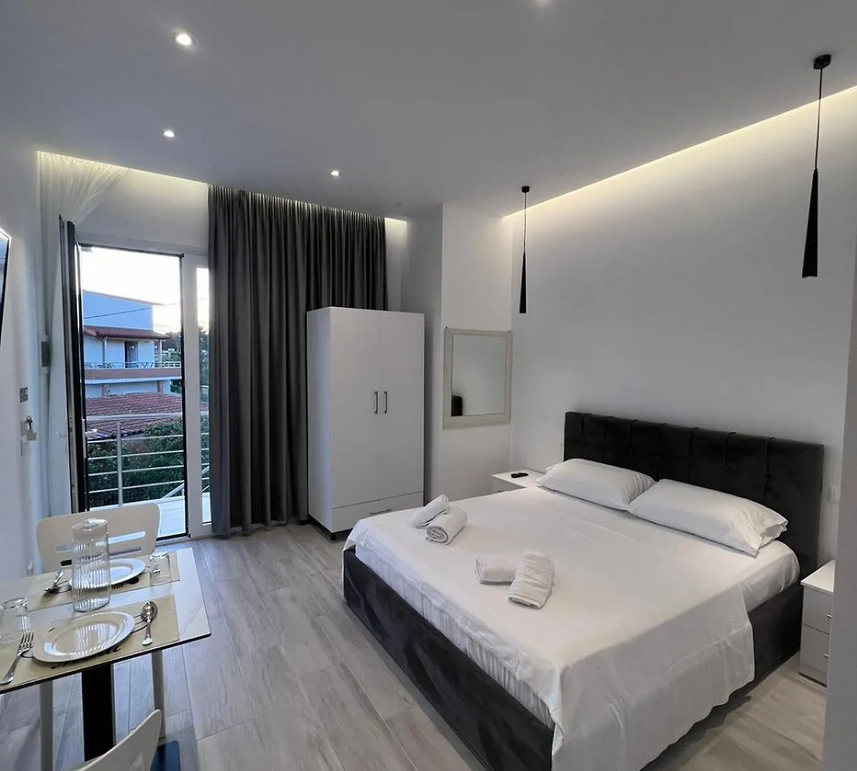 Dangolli House Vlore 0*,
