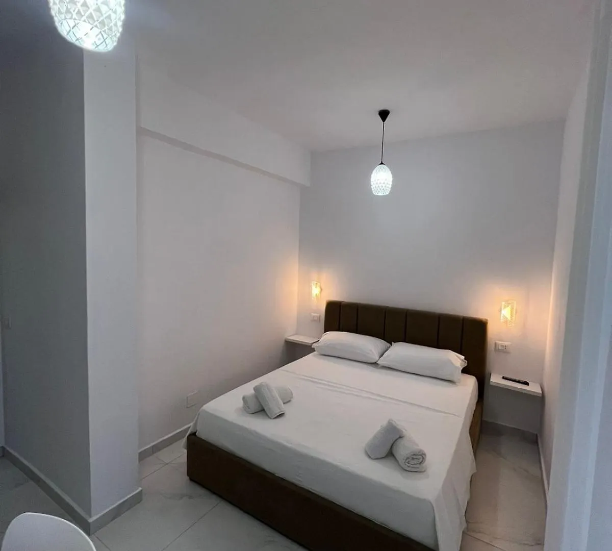 アパート Dangolli House Vlorë