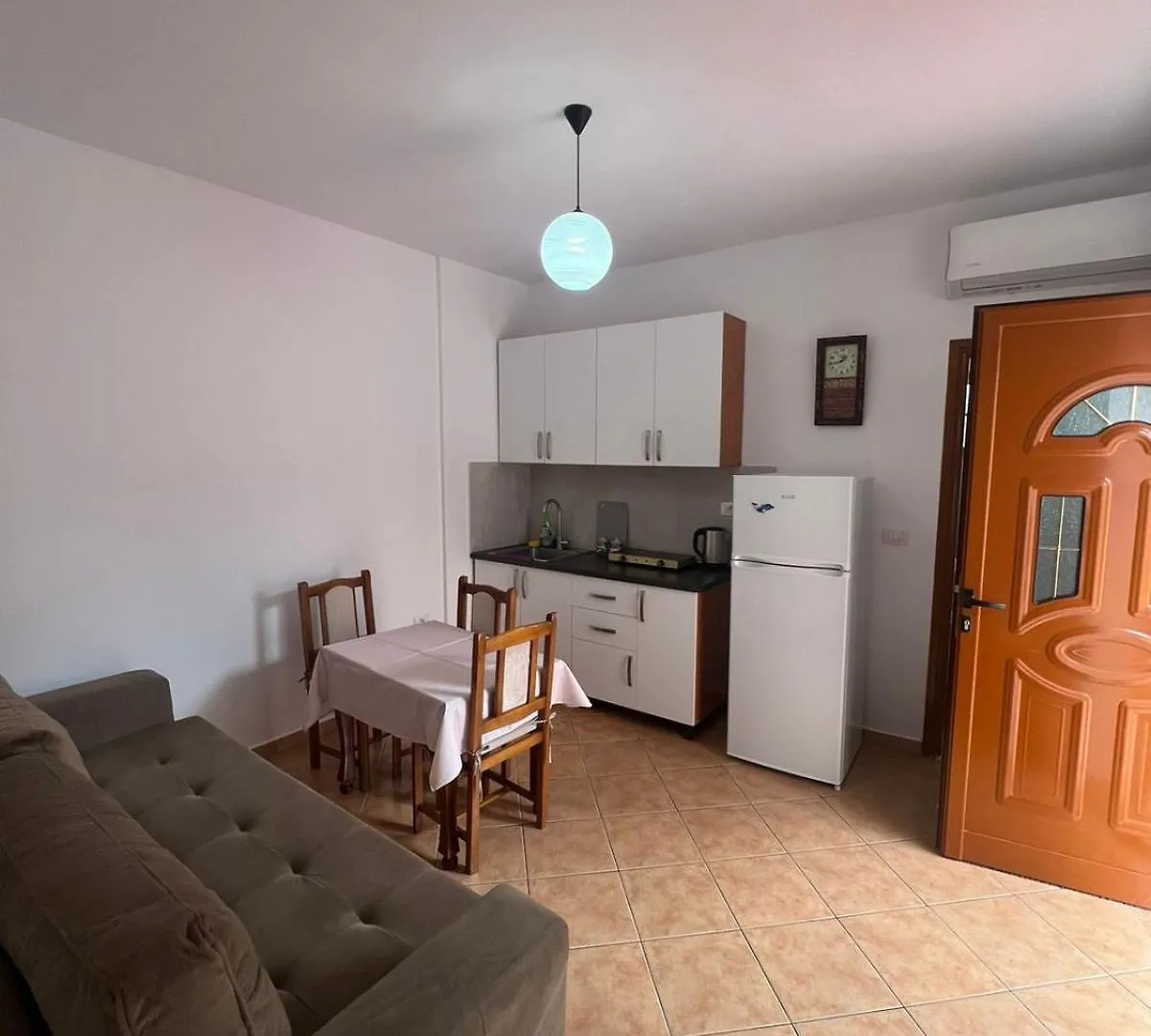 アパート Dangolli House Vlorë アルバニア
